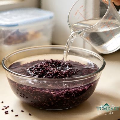 Black Rice and Jujube Porridge