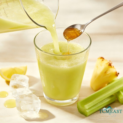Celery and Pineapple Juice