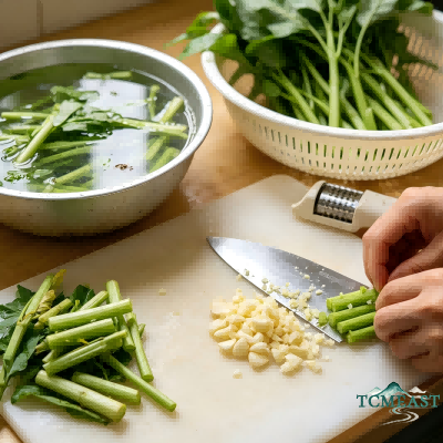 Stir-fried Water Spinach with Garlic