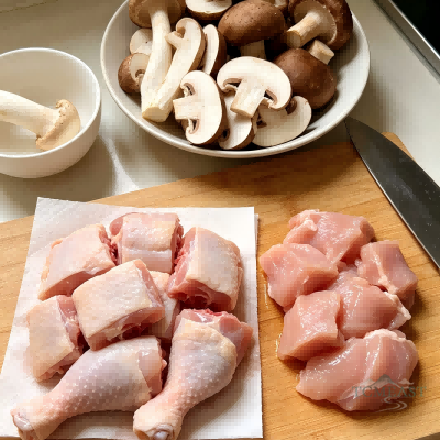 Mushroom Stew with Skinless Chicken Leg