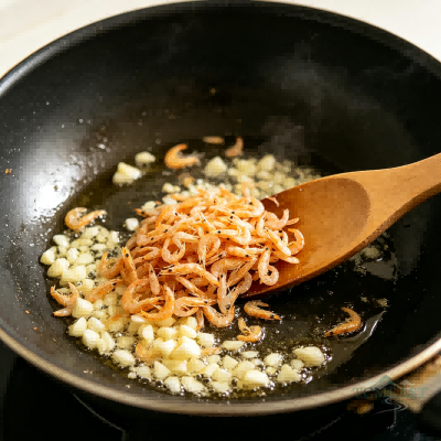 Stir-fried Zucchini with Dried Shrimp (Xihulu Chao Xiapi)