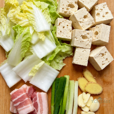 白菜炖冻豆腐