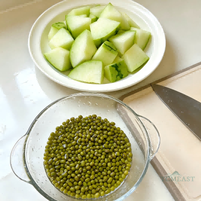 Watermelon Rind & Mung Bean Drink (Guapi Lüdou Yin)